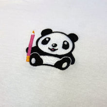 Carica l'immagine nel visualizzatore di Gallery, P-shirt Pencil Panda - Logo sul cuore