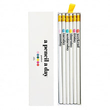 Carica l&#39;immagine nel visualizzatore di Gallery, Matite &quot;A pencil a day&quot; - Set da 6
