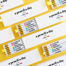 Carica l&#39;immagine nel visualizzatore di Gallery, Matite &quot;A pencil a day&quot; - Set da 6
