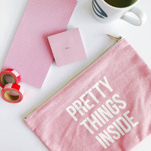 Carica l&#39;immagine nel visualizzatore di Gallery, Astuccio &quot;Pretty things inside&quot;
